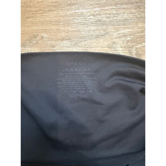 Spanx High Waisted Camo Leggings Size Large Black Camo 7/8 Length - Picture 2 of 7